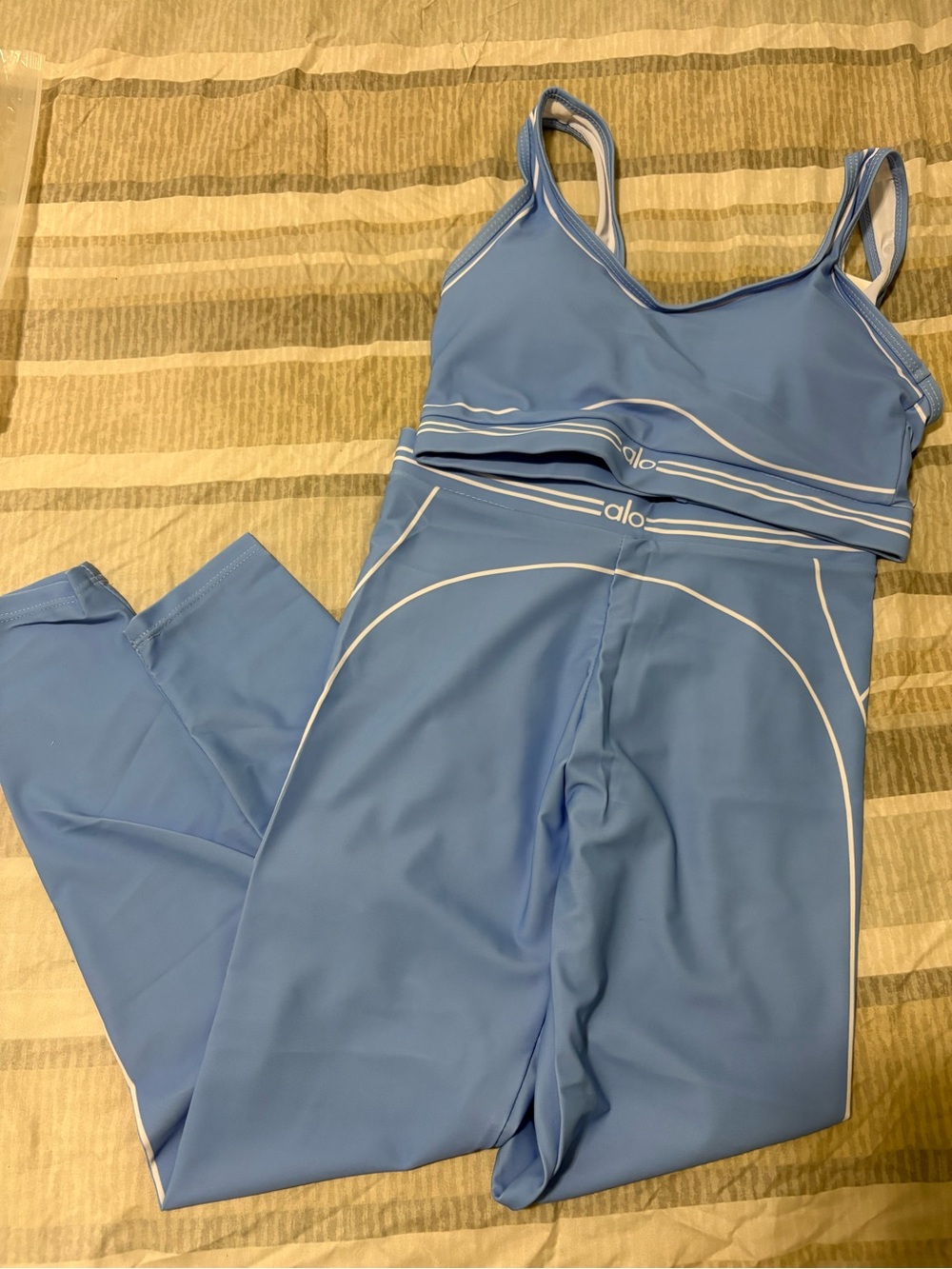 Alo Light Blue Strappy Sports Bra & Legging Set